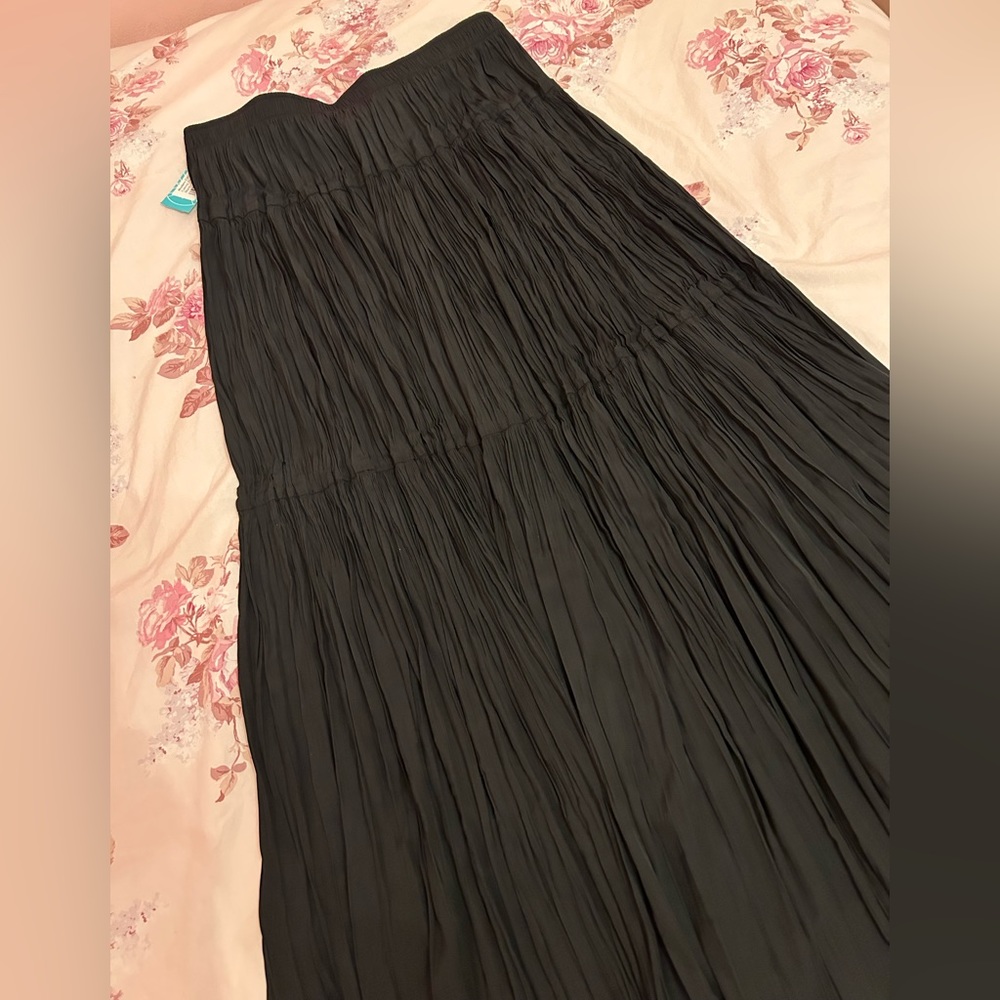 NWT NEW Modern Citizen Black Galena Tiered Ruched Midi Skirt Midi Medium - Picture 9 of 9
